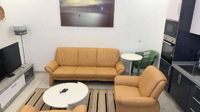 Studio meublé Point E
