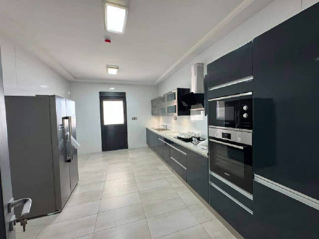 Appartement Haut Standing F4 au Point E